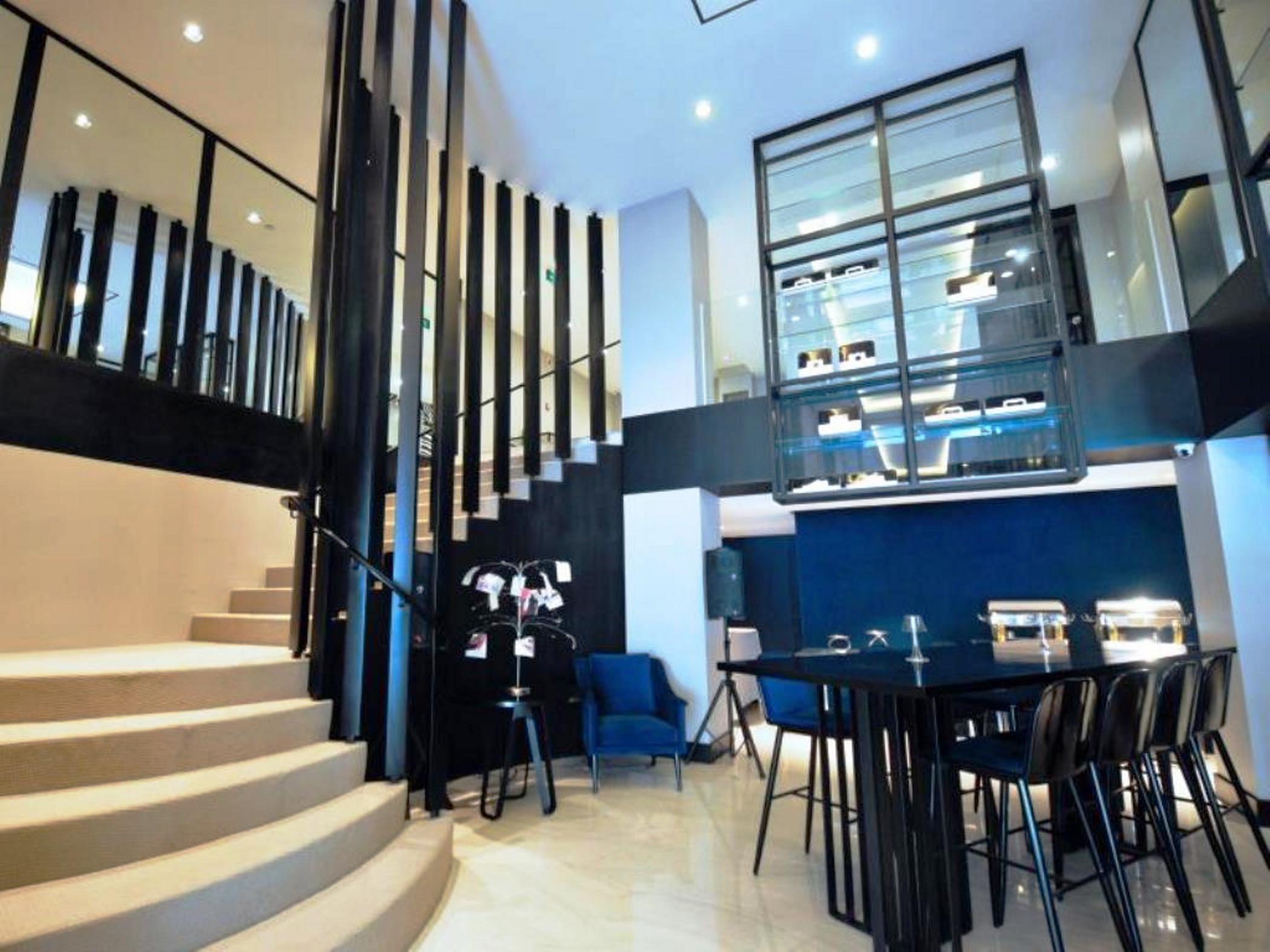 Astoria Greenbelt Makati City Exterior photo