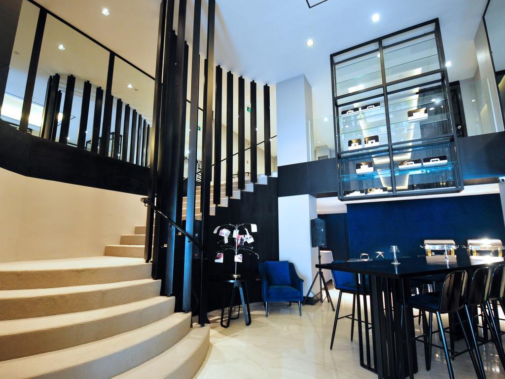 Astoria Greenbelt Makati City Exterior photo