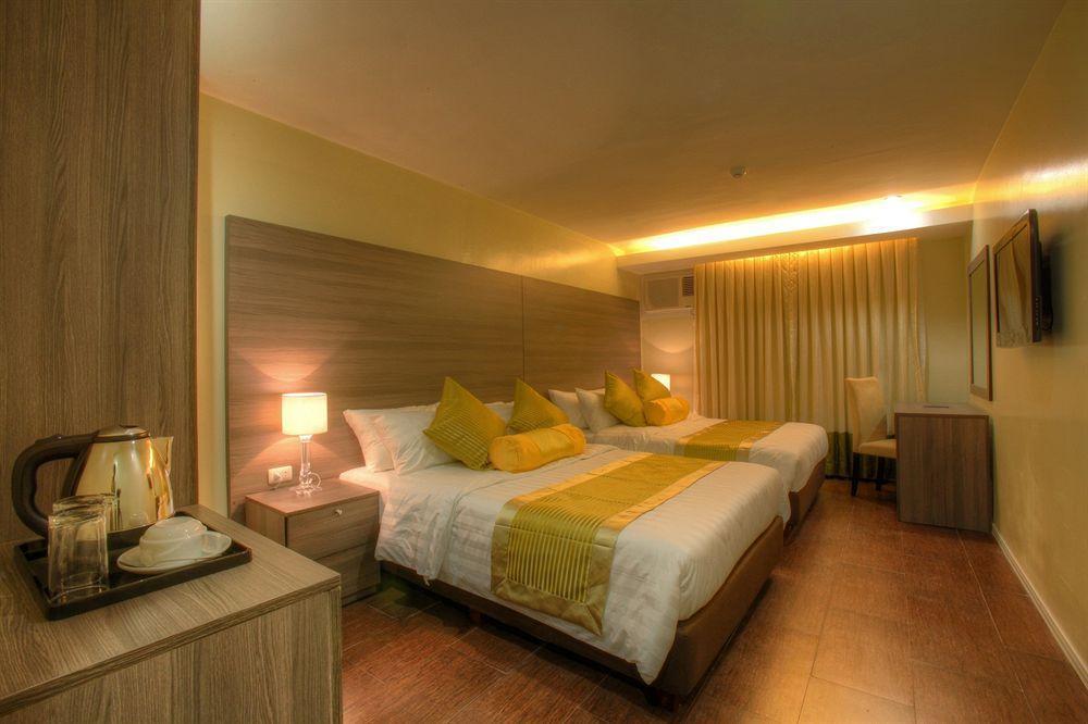 Astoria Greenbelt Makati City Exterior photo