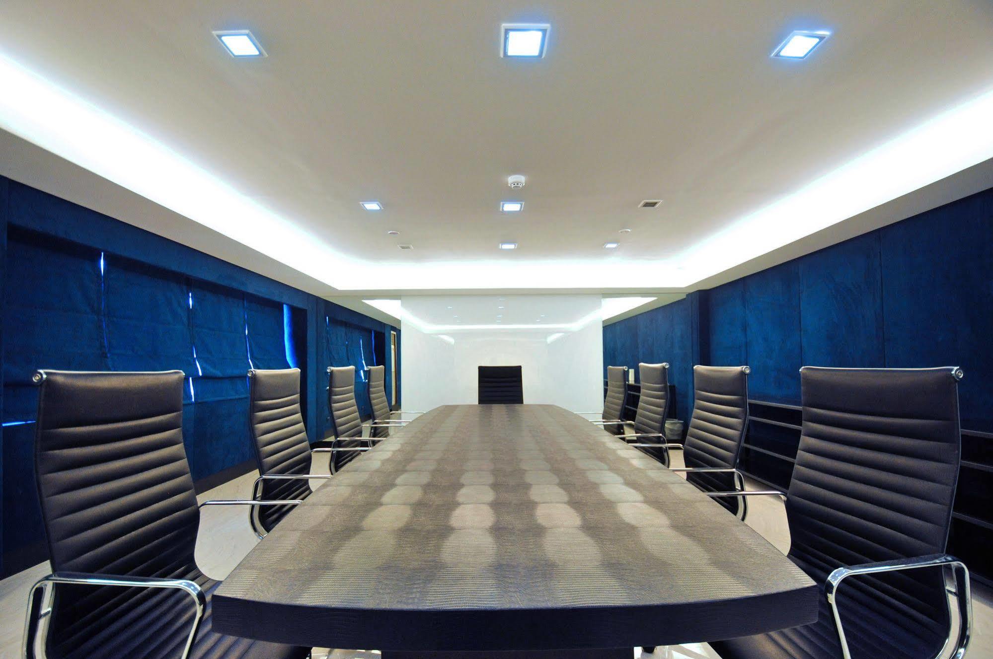 Astoria Greenbelt Makati City Exterior photo